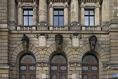 By Cepheiden (Own work) [GFDL (www.gnu.org/copyleft/fdl.html) or CC-BY-SA-3.0 (www.creativecommons.org/licenses/by-sa/3.0)], via Wikimedia Commons, http://commons.wikimedia.org/wiki/File:Dresden_-_Polizeipraesidium_--_Haupteingang.jpg